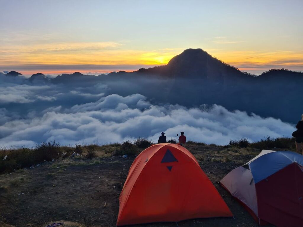 Best Time to Climb Mount Rinjani: A Comprehensive Guide